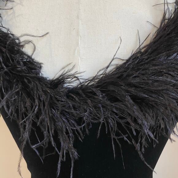 Vintage Jeffrey & Dara by Tom Barra Black Velvet Ostrich Feather Collar Gown Sz6 - Picture 6 of 7